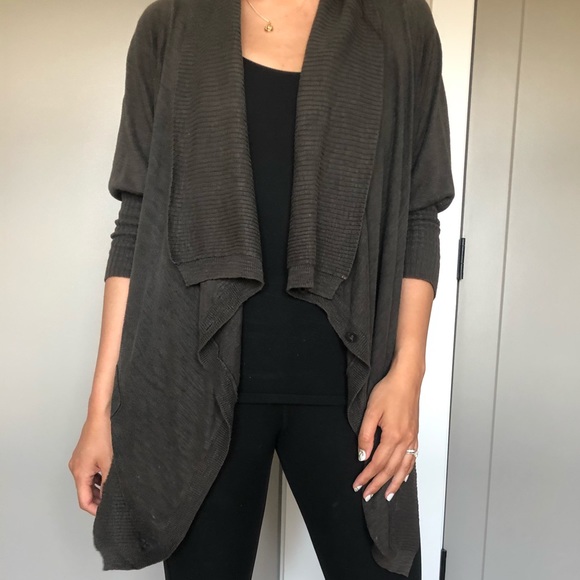Wilfred (Aritzia) Linen Waterfall Cardigan Wrap - Picture 5 of 6